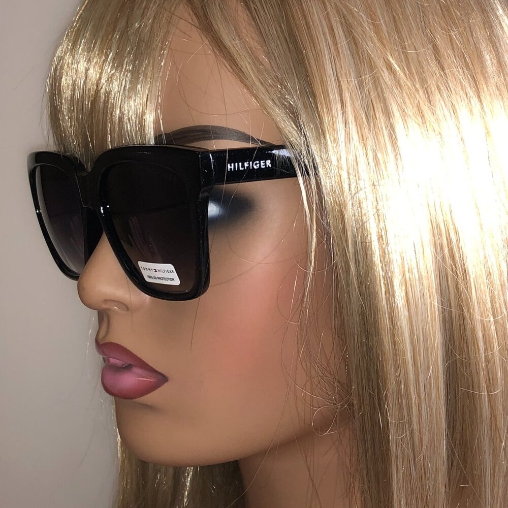 Tommy Hilfiger Classic Black Oversized Sunglasses - Picture 7 of 7